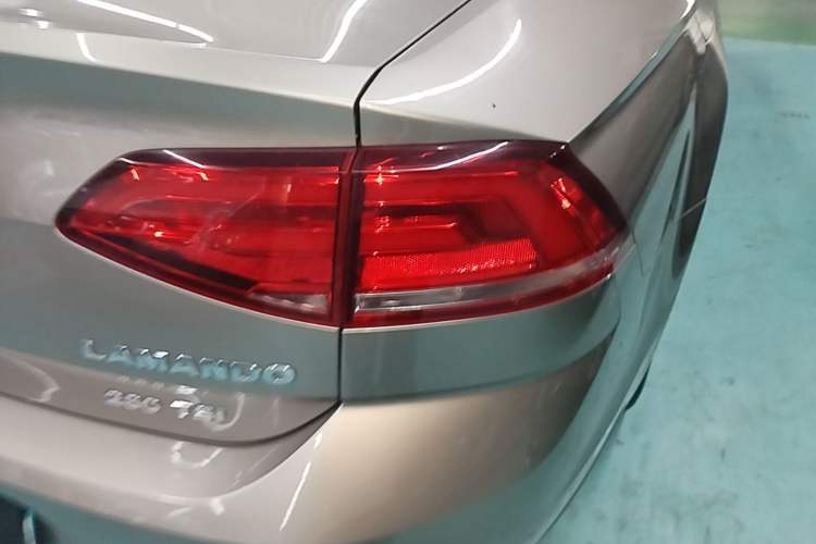 Used Volkswagen Lamando 2015 230TSI DSG Fashion Edition Right Rear Taillight