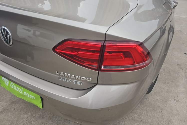 Used Volkswagen Lamando 2015 280TSI Manual Comfort Edition Right Rear Taillight