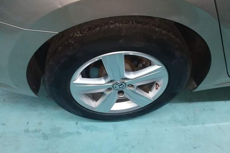 Used Volkswagen Lamando 2015 230TSI DSG Fashion Edition Right Rear Wheel Hub