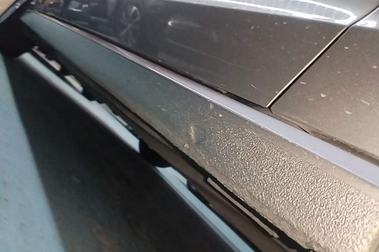 Used Volkswagen Lamando 2015 230TSI DSG Fashion Edition Right Side Sill