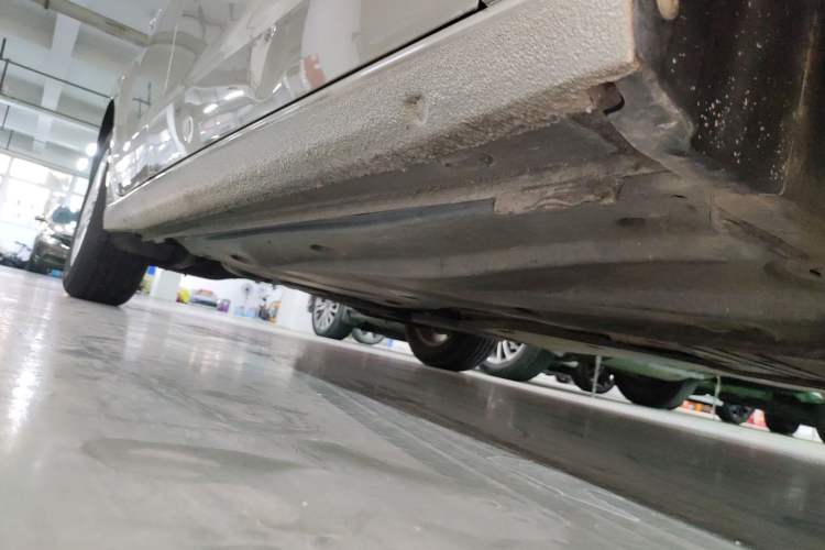 Used Volkswagen Lamando 2015 230TSI Manual Trend Edition Right Side Sill