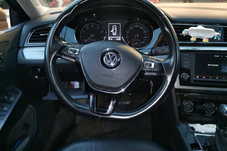 Used Volkswagen Lamando 2015 280TSI DSG Comfort Edition Steering Wheel