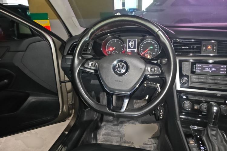 Used Volkswagen Lamando 2015 280TSI DSG Comfort Edition Steering Wheel