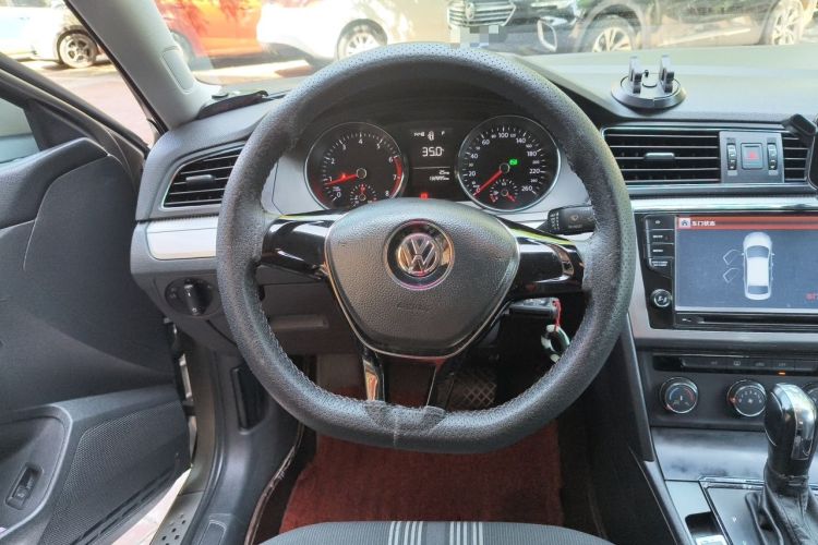 Used Volkswagen Lamando 2015 230TSI DSG Fashion Edition Steering Wheel