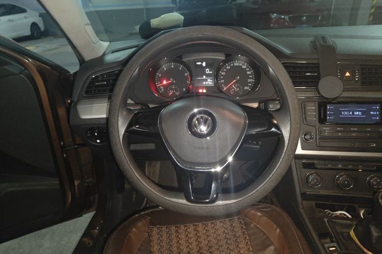 Used Volkswagen Lamando 2015 230TSI Manual Trend Edition Steering Wheel