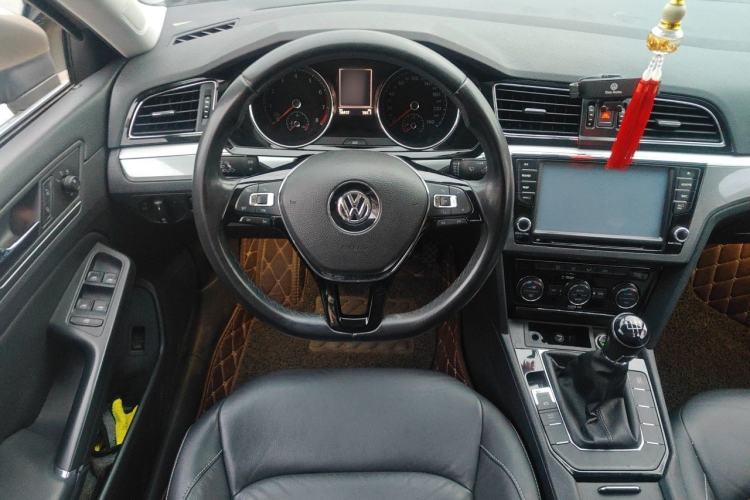 Used Volkswagen Lamando 2015 280TSI Manual Comfort Edition Steering Wheel