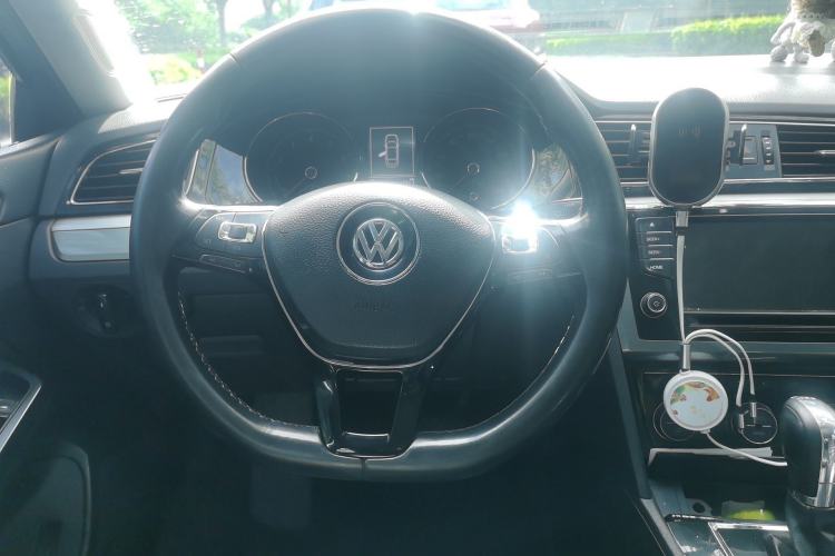 Used Volkswagen Lamando 2015 280TSI DSG Comfort Edition Steering Wheel