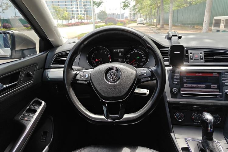 Used Volkswagen Lamando 2015 230TSI DSG Fashion Edition Steering Wheel