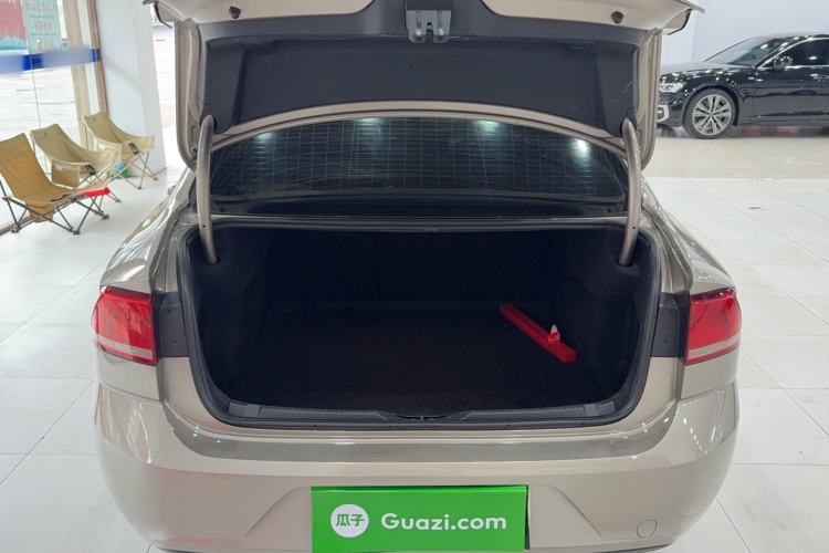 Used Volkswagen Lamando 2015 230TSI DSG Fashion Edition Trunk