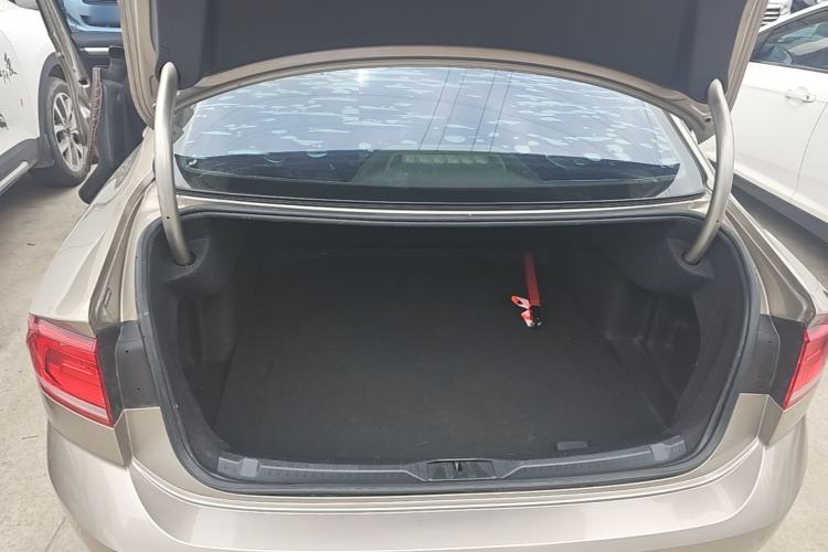Used Volkswagen Lamando 2015 280TSI Manual Comfort Edition Trunk