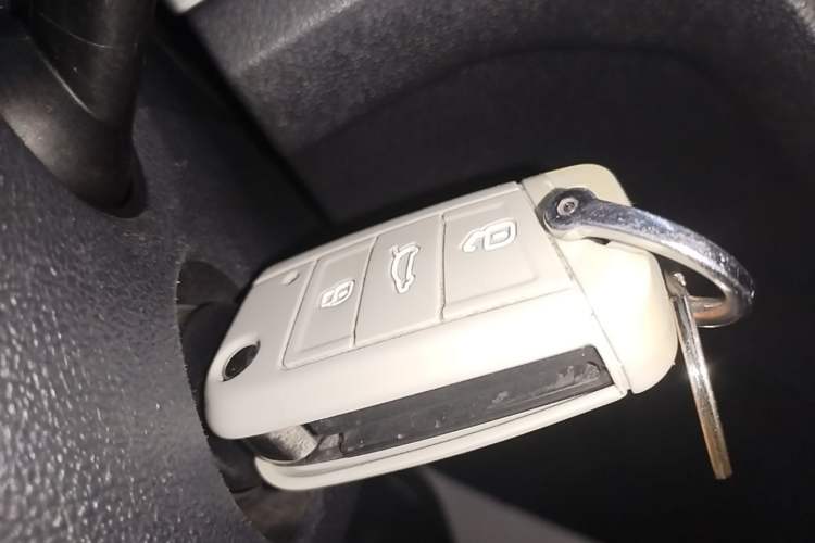 Used Volkswagen Lamando 2015 230TSI DSG Fashion Edition Vehicle Key
