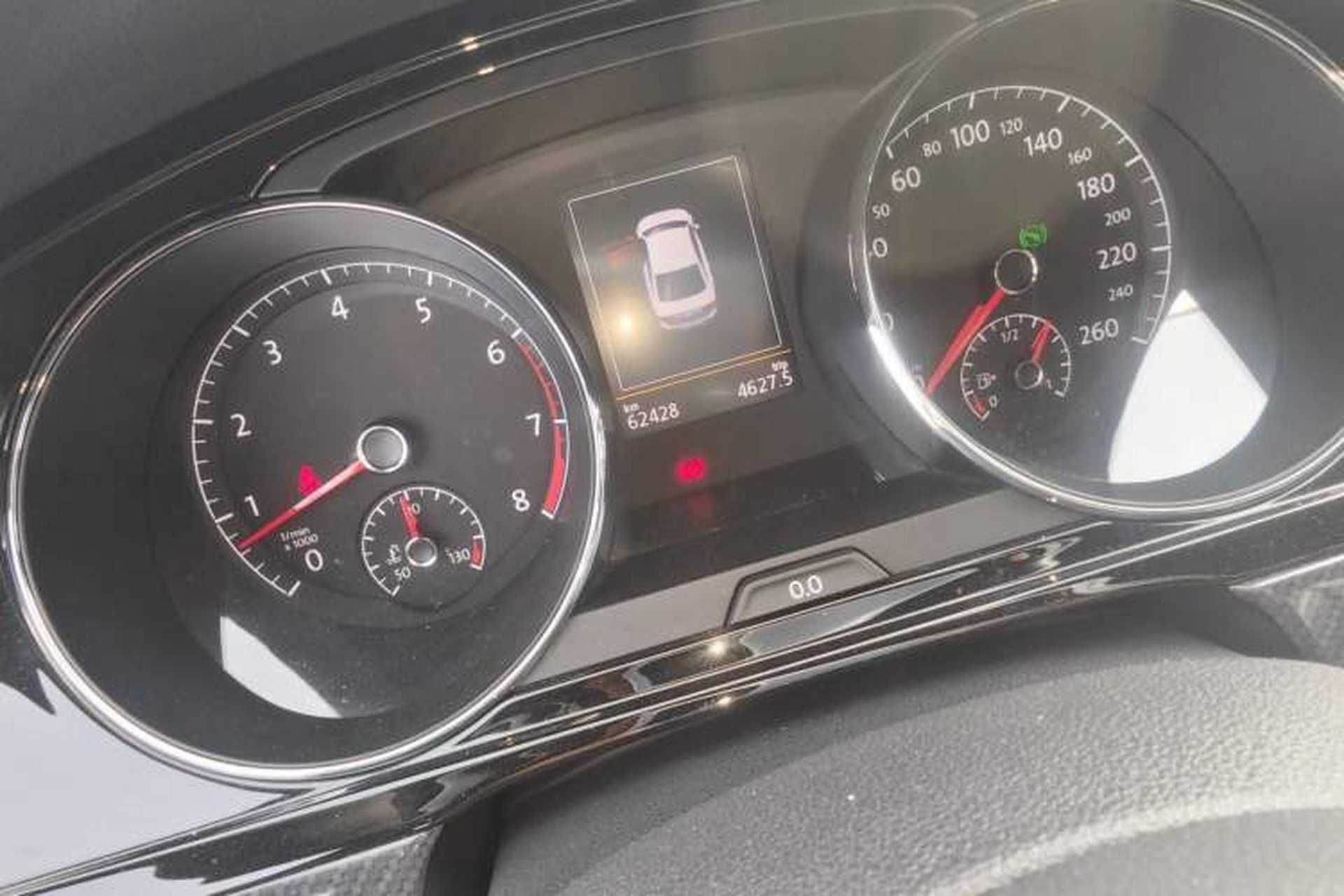 Used Volkswagen Lamando 2017 2.0T GTS Odometer Close Up
