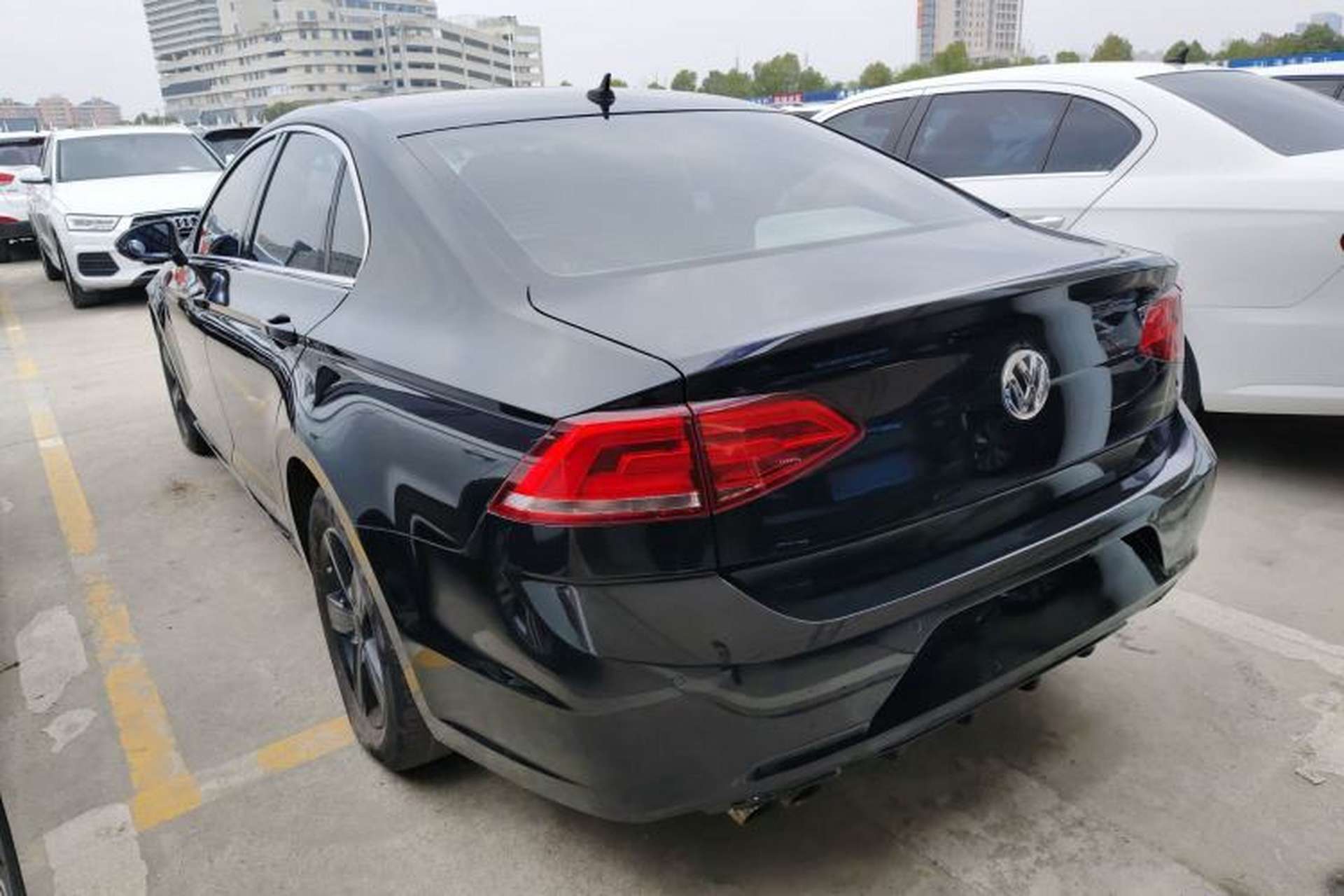 Used Volkswagen Lamando 2017 230TSI DSG Fashion Edition Rear Left 45 Deg