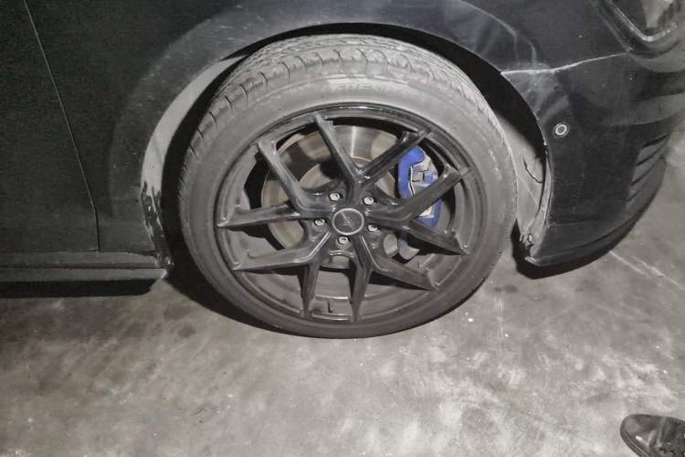 Used Volkswagen Lamando 2017 2.0T GTS Right Front Wheel Hub