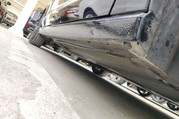 Used Volkswagen Lamando 2017 230TSI DSG Fashion Edition Right Side Sill