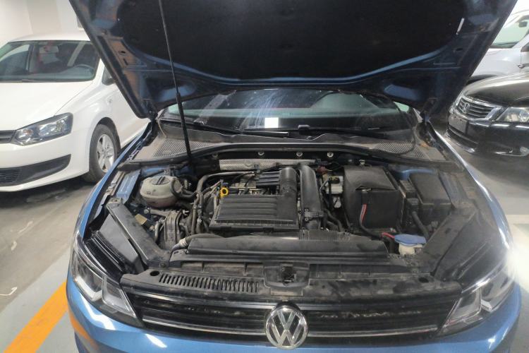 Used Volkswagen Lamando 2017 280TSI Manual Comfort Edition Engine Bay