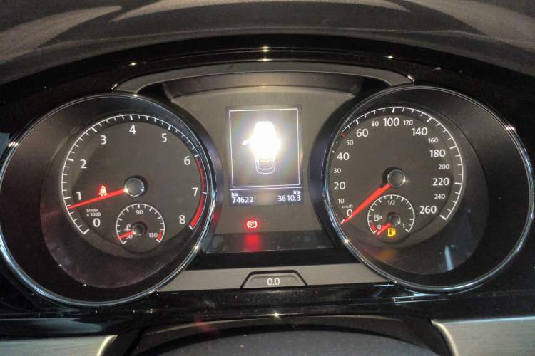 Used Volkswagen Lamando 2017 280TSI Manual Comfort Edition Instrument Cluster