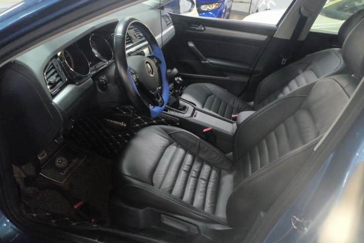 Used Volkswagen Lamando 2017 280TSI Manual Comfort Edition Left Front Seat