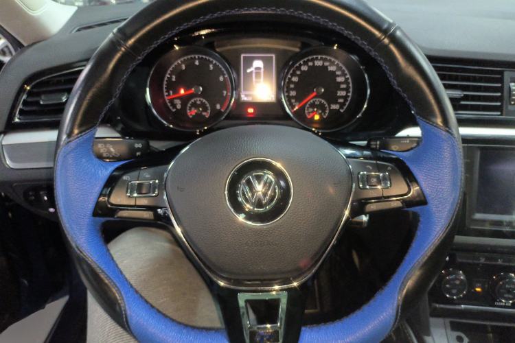 Used Volkswagen Lamando 2017 280TSI Manual Comfort Edition Steering Wheel