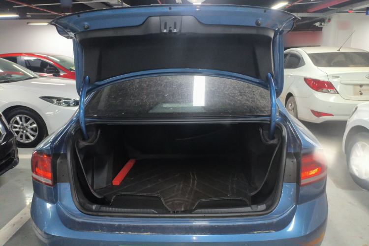 Used Volkswagen Lamando 2017 280TSI Manual Comfort Edition Trunk