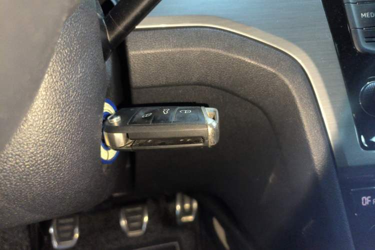 Used Volkswagen Lamando 2017 280TSI Manual Comfort Edition Vehicle Key