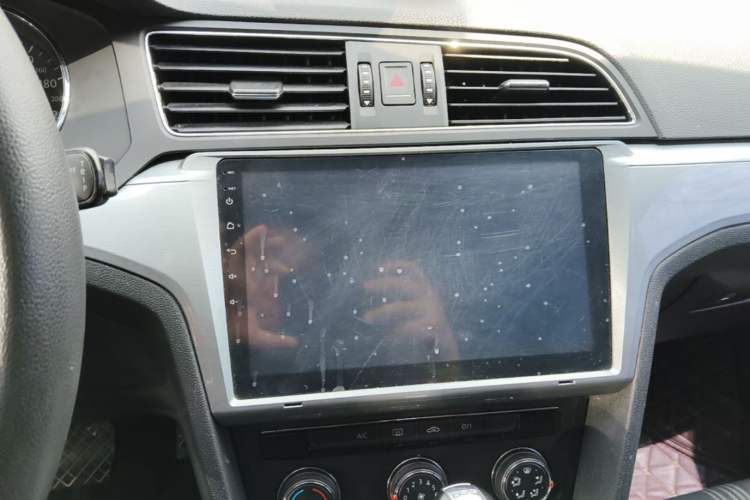 Used Volkswagen Lamando 2017 230TSI DSG Fashion Edition Audio And AC Panel