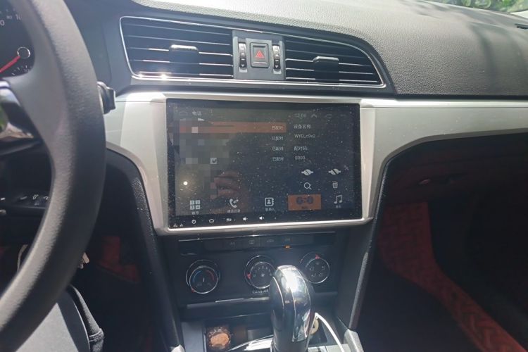 Used Volkswagen Lamando 2017 230TSI DSG Fashion Edition Audio And AC Panel