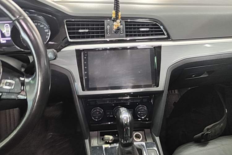 Used Volkswagen Lamando 2017 280TSI DSG Comfort Edition Audio And AC Panel