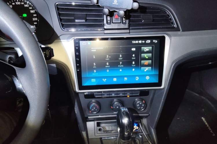 Used Volkswagen Lamando 2017 230TSI DSG Fashion Edition Audio And AC Panel
