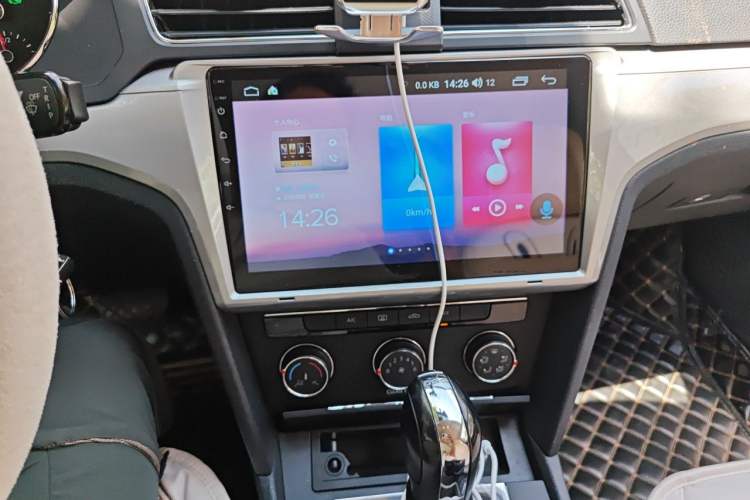 Used Volkswagen Lamando 2017 230TSI DSG Fashion Edition Audio And AC Panel
