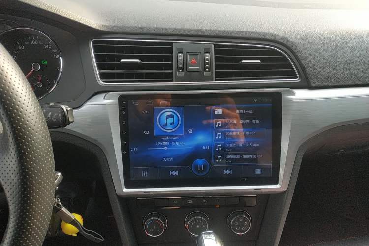 Used Volkswagen Lamando 2017 230TSI DSG Fashion Edition Audio And AC Panel