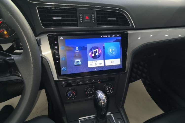 Used Volkswagen Lamando 2017 230TSI DSG Fashion Edition Audio And AC Panel