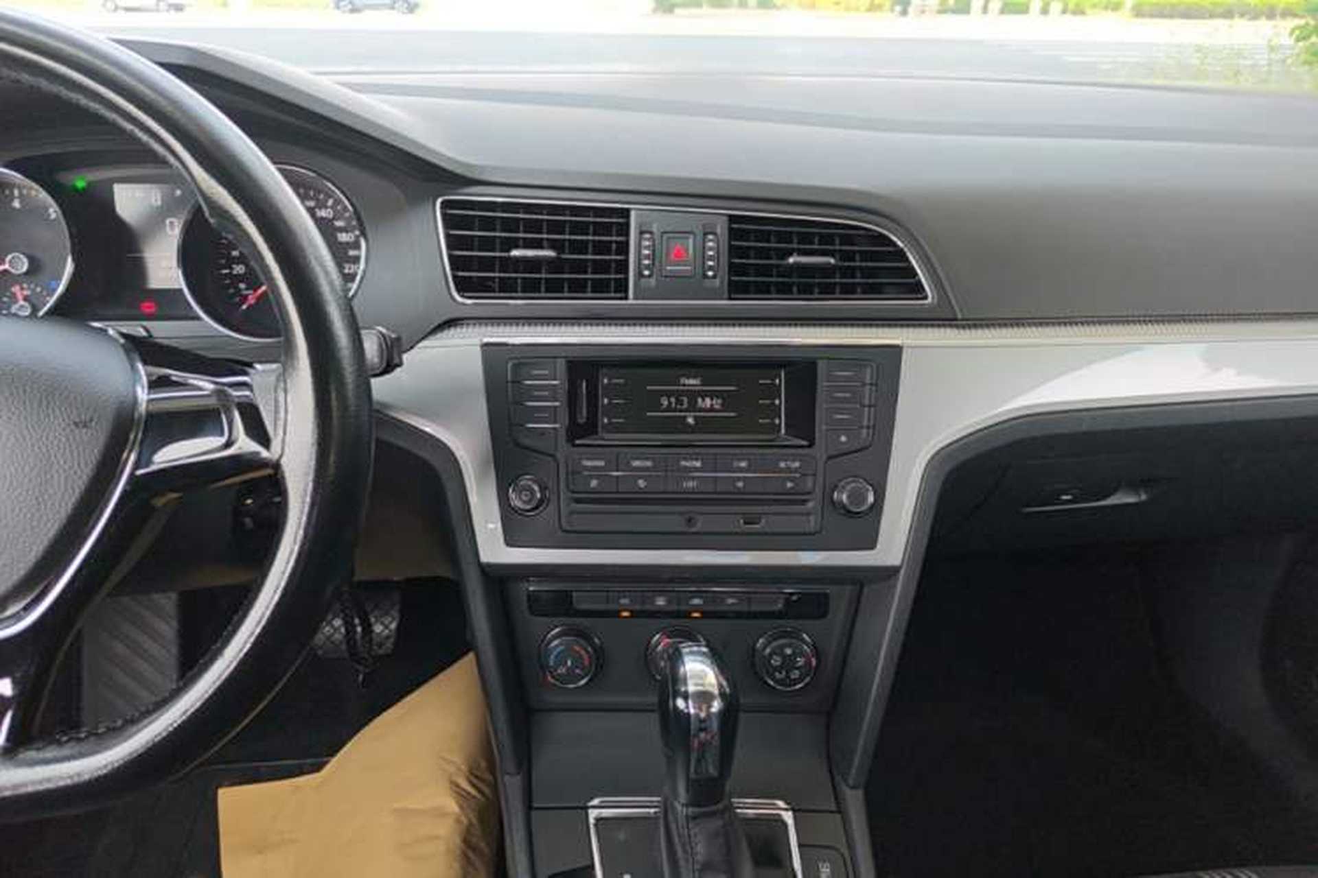 Used Volkswagen Lamando 2017 230TSI DSG Fashion Edition Audio And AC Panel