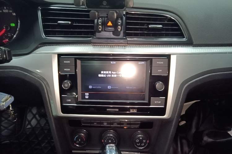 Used Volkswagen Lamando 2017 230TSI DSG Fashion Edition Audio And AC Panel