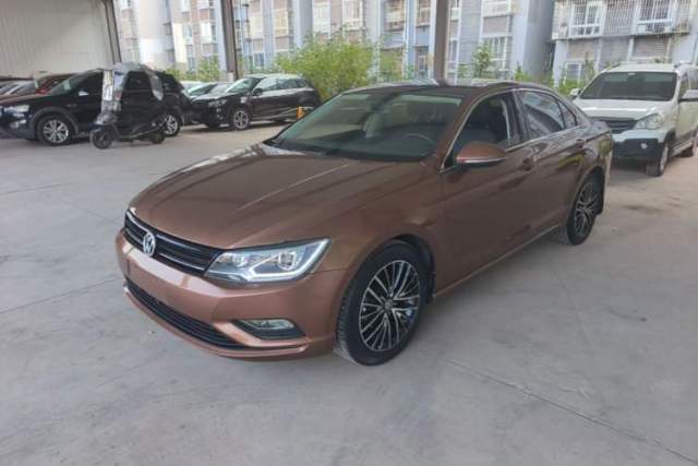 Ojetý Volkswagen Lamando 2017 230TSI DSG Fashion Edition