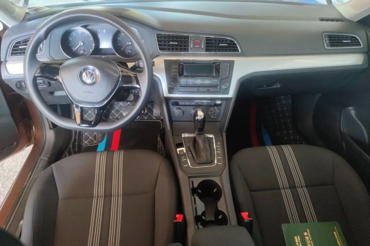 Used Volkswagen Lamando 2017 230TSI DSG Fashion Edition Center Console