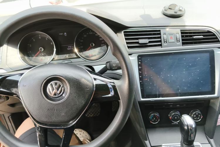 Used Volkswagen Lamando 2017 230TSI DSG Fashion Edition Center Console
