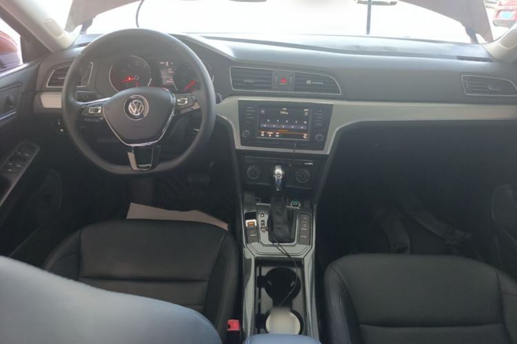 Used Volkswagen Lamando 2017 230TSI DSG Fashion Edition Center Console