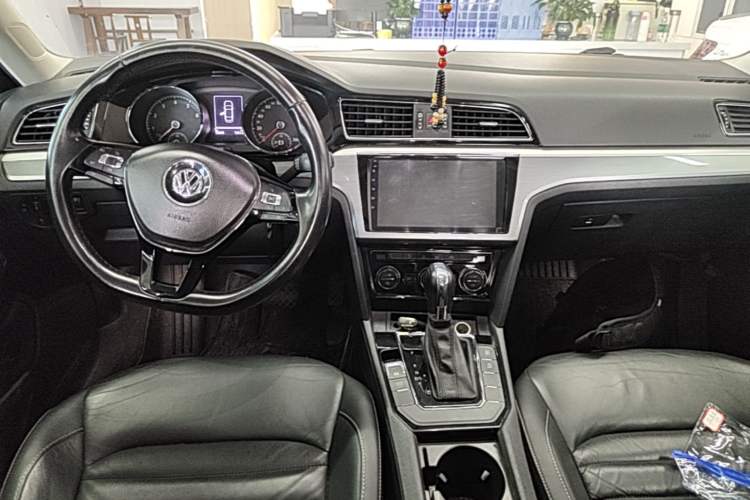 Used Volkswagen Lamando 2017 280TSI DSG Comfort Edition Center Console