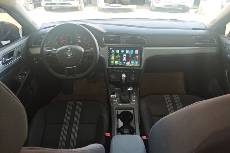 Used Volkswagen Lamando 2017 230TSI DSG Fashion Edition Center Console