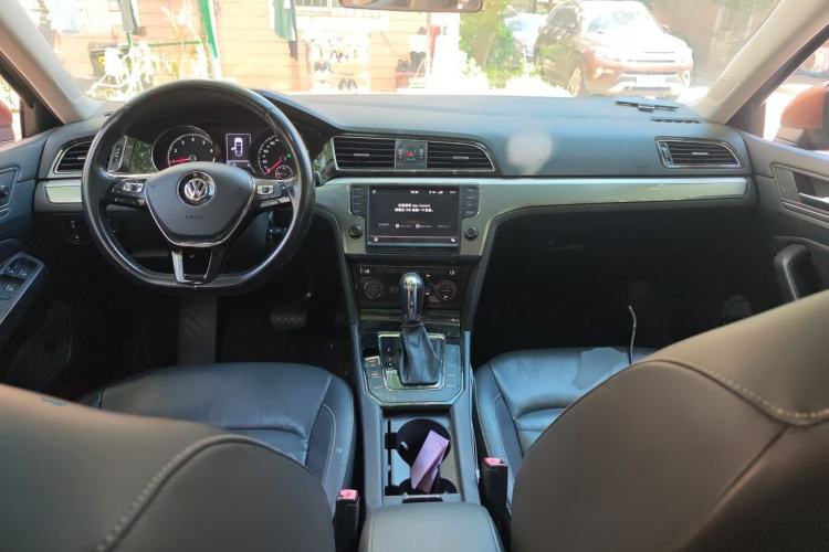 Used Volkswagen Lamando 2017 280TSI DSG Comfort Edition Center Console