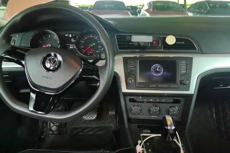 Used Volkswagen Lamando 2017 230TSI DSG Fashion Edition Center Console