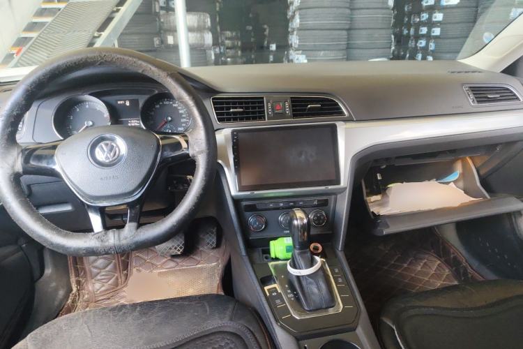 Used Volkswagen Lamando 2017 230TSI DSG Fashion Edition Center Console