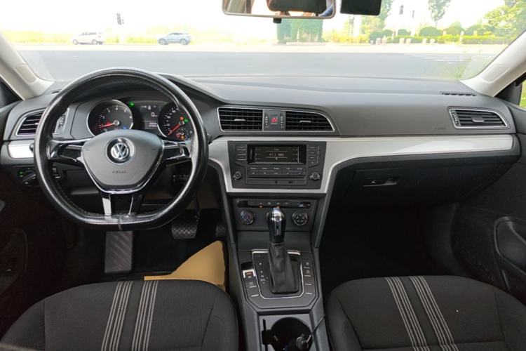 Used Volkswagen Lamando 2017 230TSI DSG Fashion Edition Center Console