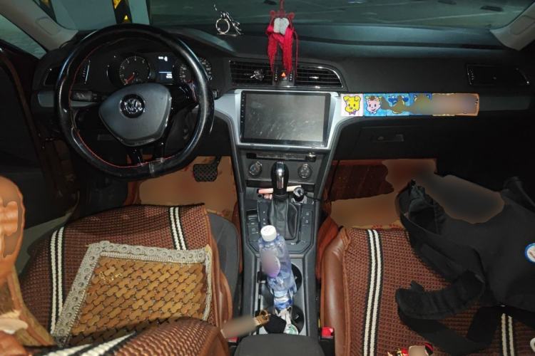 Used Volkswagen Lamando 2017 230TSI DSG Fashion Edition Center Console