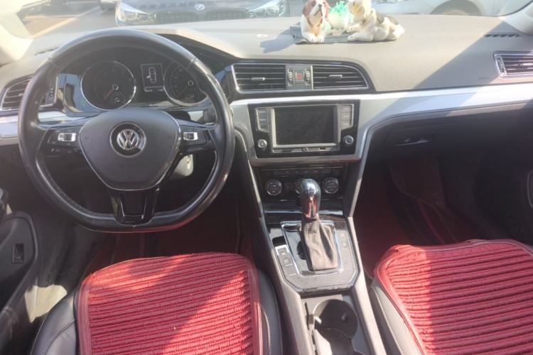 Used Volkswagen Lamando 2017 280TSI DSG Comfort Edition Center Console