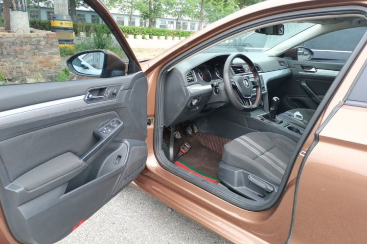 Used Volkswagen Lamando 2017 230TSI Manual Trend Edition Driver Seat