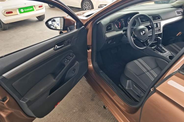 Used Volkswagen Lamando 2017 230TSI DSG Fashion Edition Driver Seat