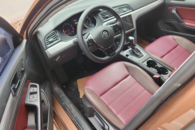 Used Volkswagen Lamando 2017 230TSI DSG Fashion Edition Driver Seat