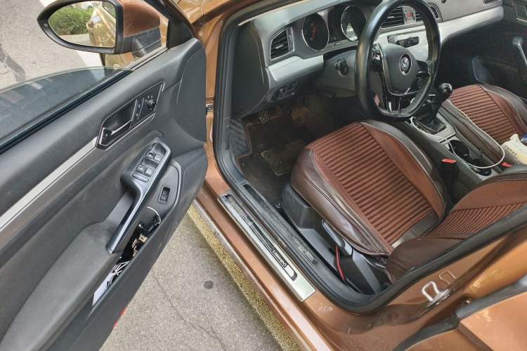 Used Volkswagen Lamando 2017 230TSI Manual Trend Edition Driver Seat